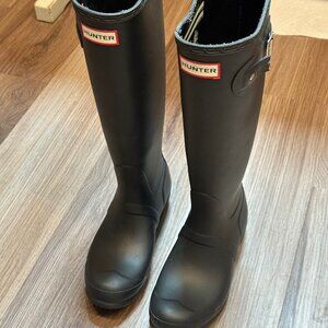 Hunter Original Tall Waterproof Black Rubber Rain Boots Original Tall 6 Med